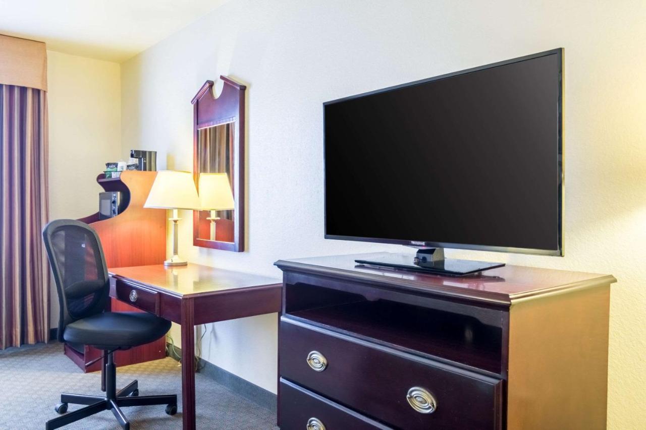 Quality Inn & Suites Of Alma - Northeast From Fort Smith Zewnętrze zdjęcie
