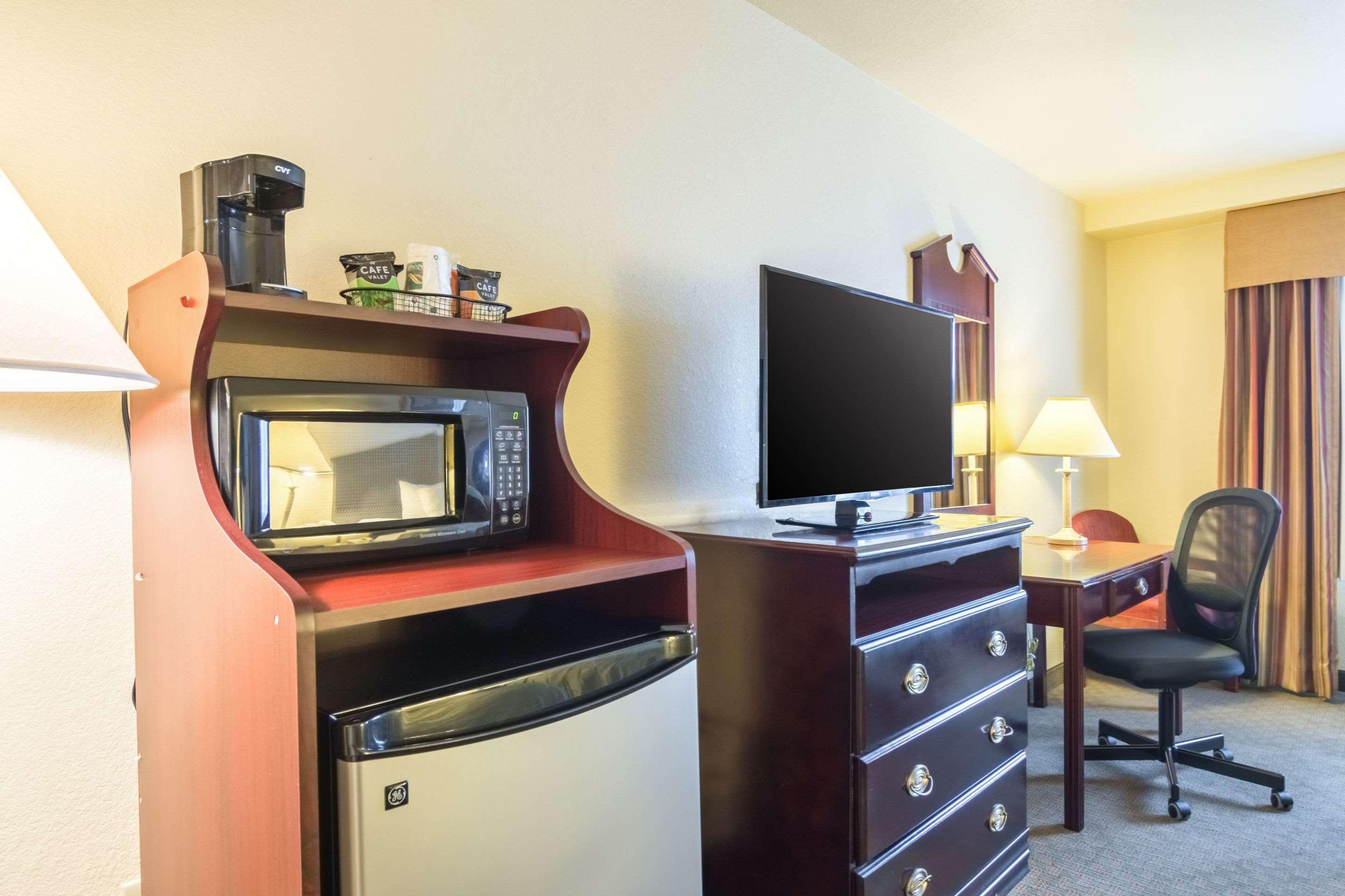 Quality Inn & Suites Of Alma - Northeast From Fort Smith Zewnętrze zdjęcie